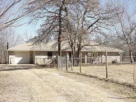 12724 N Lakeroad Dr, Mcloud, OK 74851 photo 1