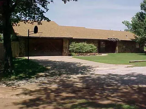 20267 Walker, Harrah, OK 73045 photo 1