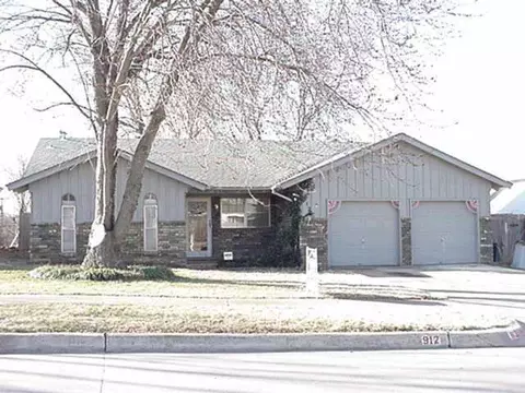 912 Sequoyah Trl, Norman, OK 73071 photo 1