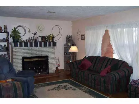 2075 N Dobbs Rd, Harrah, OK 73045 photo 4