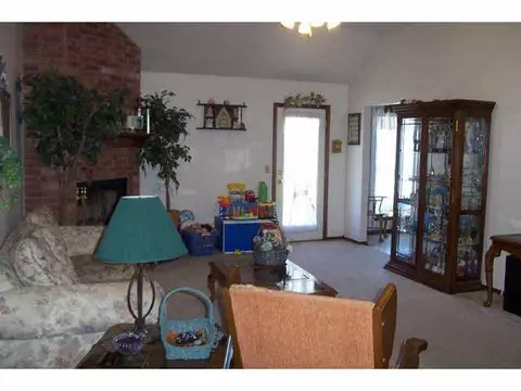 888 Harrison St, Harrah, OK 73045 photo 3