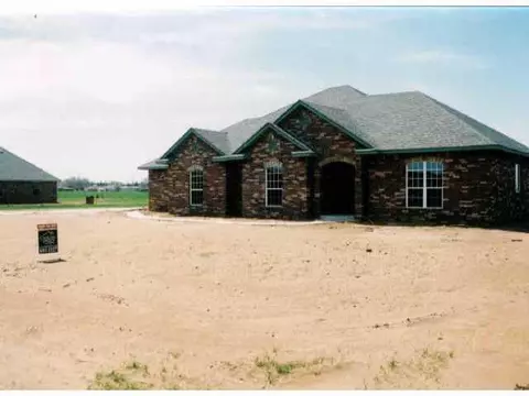 305 N Scottie, Tuttle, OK 73089 photo 1