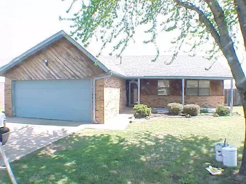 1008 Buckingham Dr, Newcastle, OK 73065 photo 1