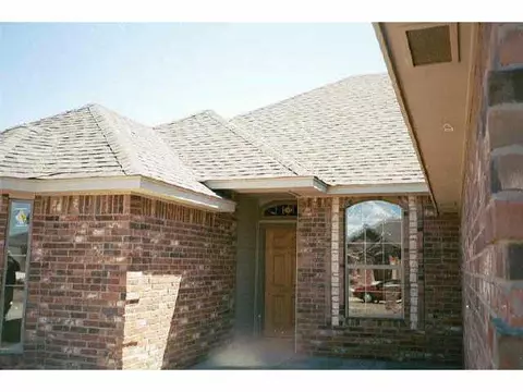 2208 Oak Dr, Moore, OK 73170 photo 5