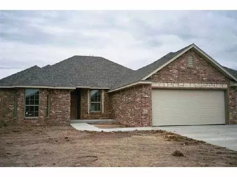 2208 Oak Dr, Moore, OK 73170 photo 4