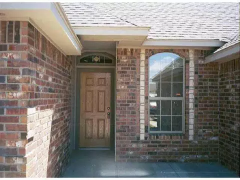 2208 Oak Dr, Moore, OK 73170 photo 1