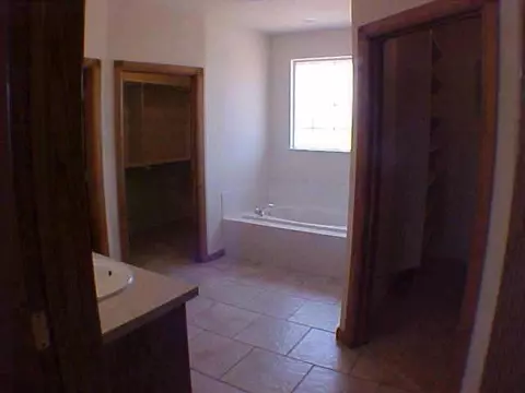 406 Chad Dr, Tuttle, OK 73089 photo 8