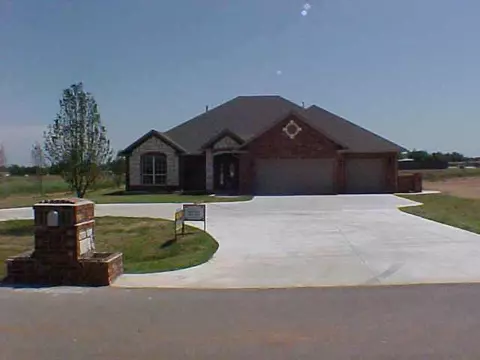 406 Chad Dr, Tuttle, OK 73089 photo 1
