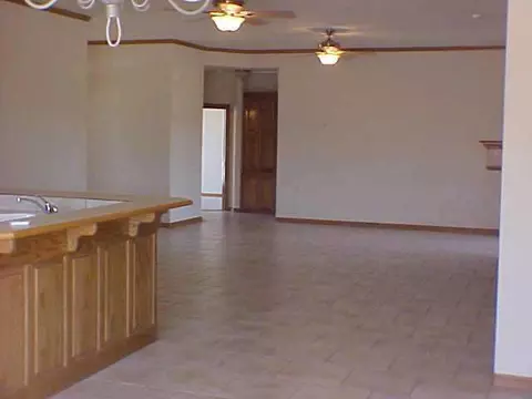 406 Chad Dr, Tuttle, OK 73089 photo 3