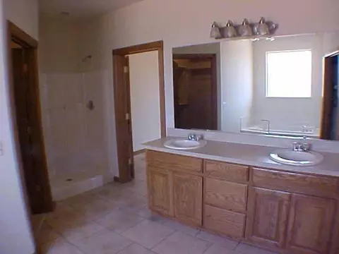 406 Chad Dr, Tuttle, OK 73089 photo 9