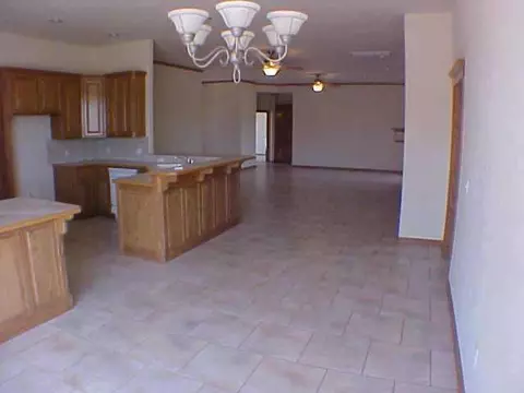 406 Chad Dr, Tuttle, OK 73089 photo 5