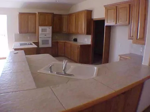 406 Chad Dr, Tuttle, OK 73089 photo 6