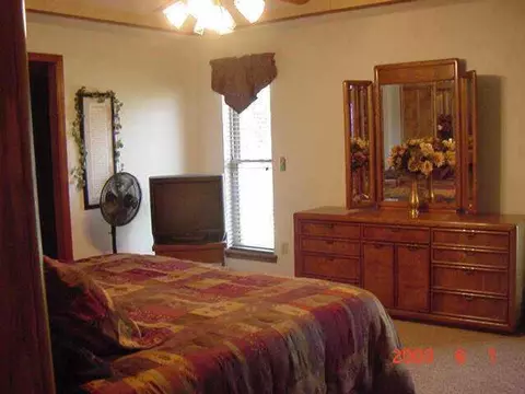 3713 Phillips Dr, Moore, OK 73160 photo 4