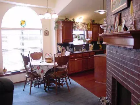 720 Gyrfalcon Dr, Norman, OK 73072 photo 2
