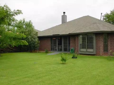 720 Gyrfalcon Dr, Norman, OK 73072 photo 5