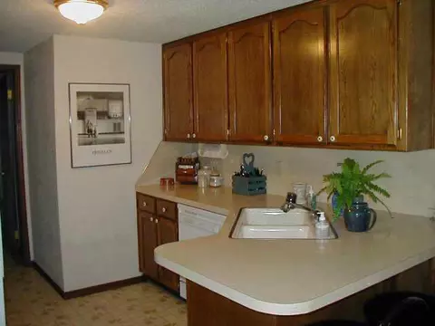 2133 Briarcliff Dr, Moore, OK 73160 photo 4