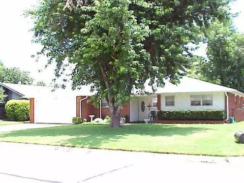 3812 N Bryan Ave, Bethany, OK 73008 photo 2