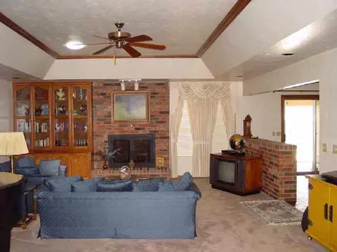 11600 Hackney Ln, Yukon, OK 73099 photo 3