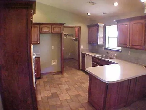2716 Garden Rd, Tuttle, OK 73089 photo 2