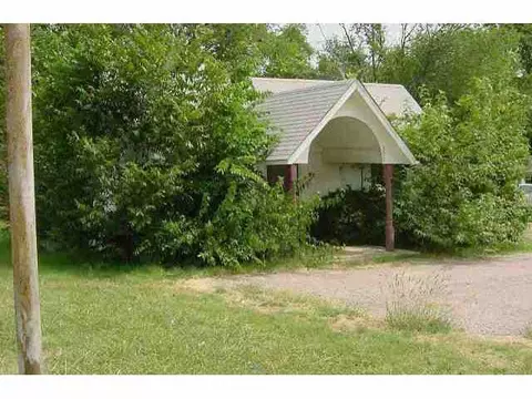 307 E Walnut, Tecumseh, OK 74873 photo 2