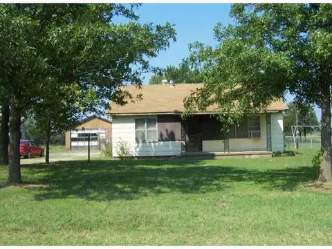 2129 S Harrah Rd, Harrah, OK 73045 photo 1