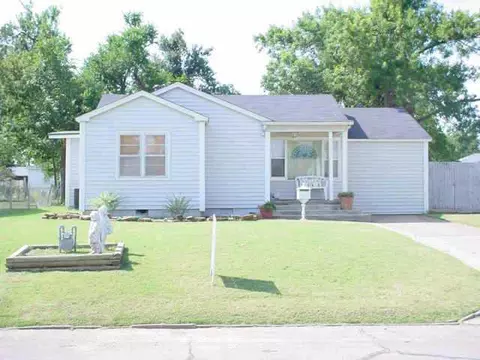 7120 NW 45th St, Bethany, OK 73008 photo 1