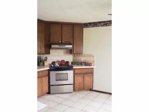 302 Johnson Dr, Guthrie, OK 73044 photo 5