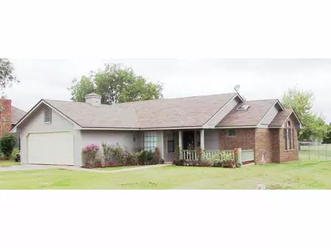 302 Johnson Dr, Guthrie, OK 73044 photo 3