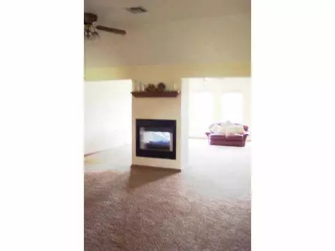 302 Johnson Dr, Guthrie, OK 73044 photo 2