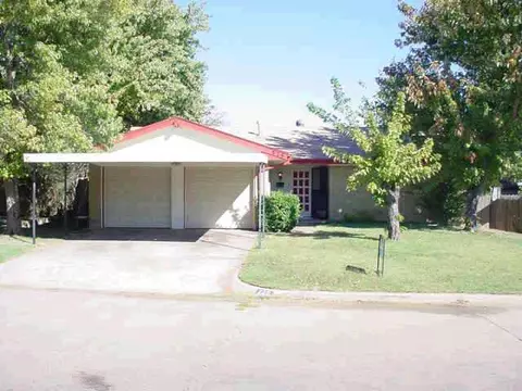 225 Beech, Yukon, OK 73099 photo 1