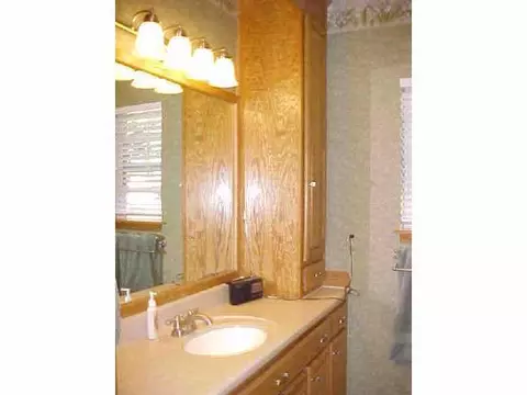 901 N Hampton Rd, Harrah, OK 73045 photo 5