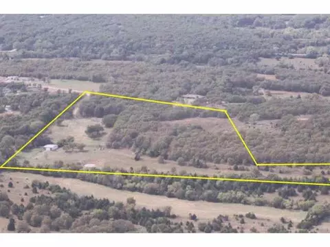 8601 N Wolfridge Rd, Harrah, OK 73045 photo 3
