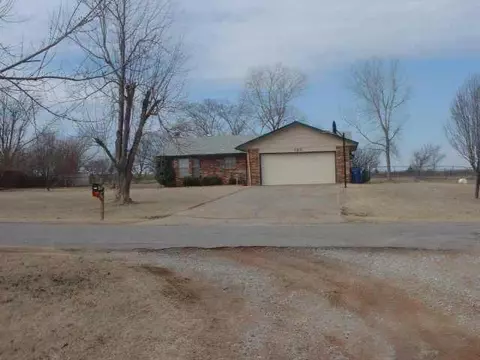 123 Pinewood, Tuttle, OK 73089 photo 1