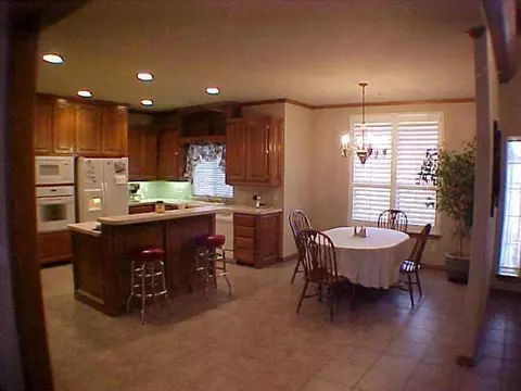 800 Grandview, Tuttle, OK 73089 photo 4
