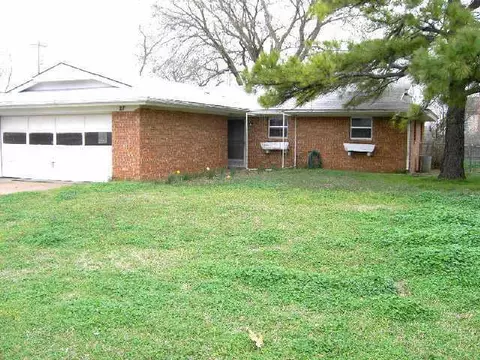 27 E 21st, Edmond, OK 73013 photo 3