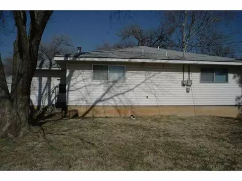 106 12th St, Edmond, OK 73034 photo 4