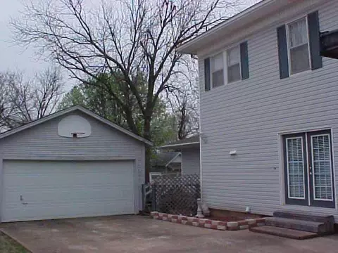212 E 3rd St, Edmond, OK 73034 photo 8