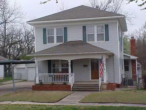 212 E 3rd St, Edmond, OK 73034 photo 6