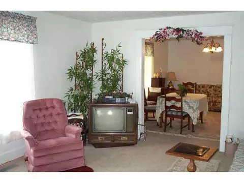 309 S 4 Th-eufaula, Eufaula, OK 74432 photo 2