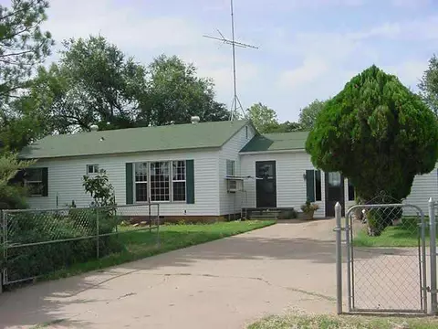 200 Riddle Rd, Chickasha, OK 73018 photo 1