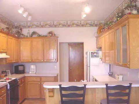 10017 Dover Dr, Yukon, OK 73099 photo 5