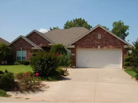 4921 Deerhurst, Norman, OK 73072 photo 1