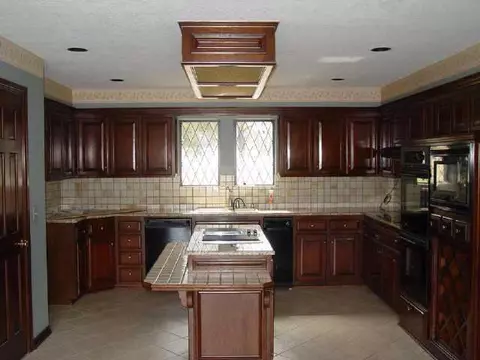 2301 Summit Dr, Edmond, OK 73034 photo 5