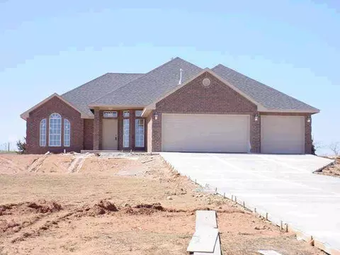 811 Eagle Ridge Rd, Tuttle, OK 73089 photo 1