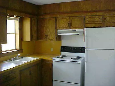 219 S Seifried, Wayne, OK 73095 photo 3