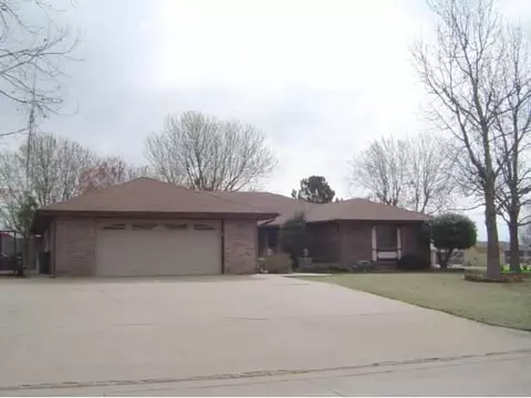 902 N Brewer, Hydro, OK 73048 photo 1