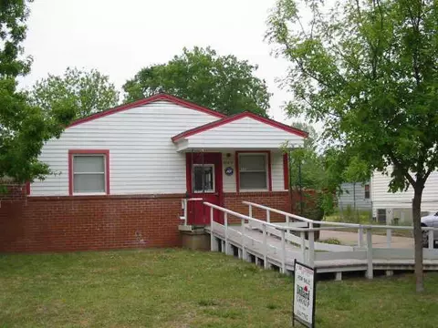 628 S Villa Dr, Norman, OK 73071 photo 2