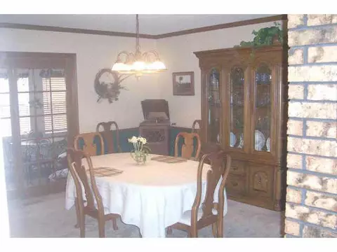 1736 Lionsgate Cir, Bethany, OK 73008 photo 2