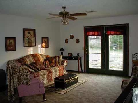 305 Jarman Cir, Mcloud, OK 74851 photo 3