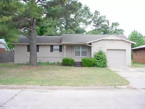 2009 N College Ave, Bethany, OK 73008 photo 1